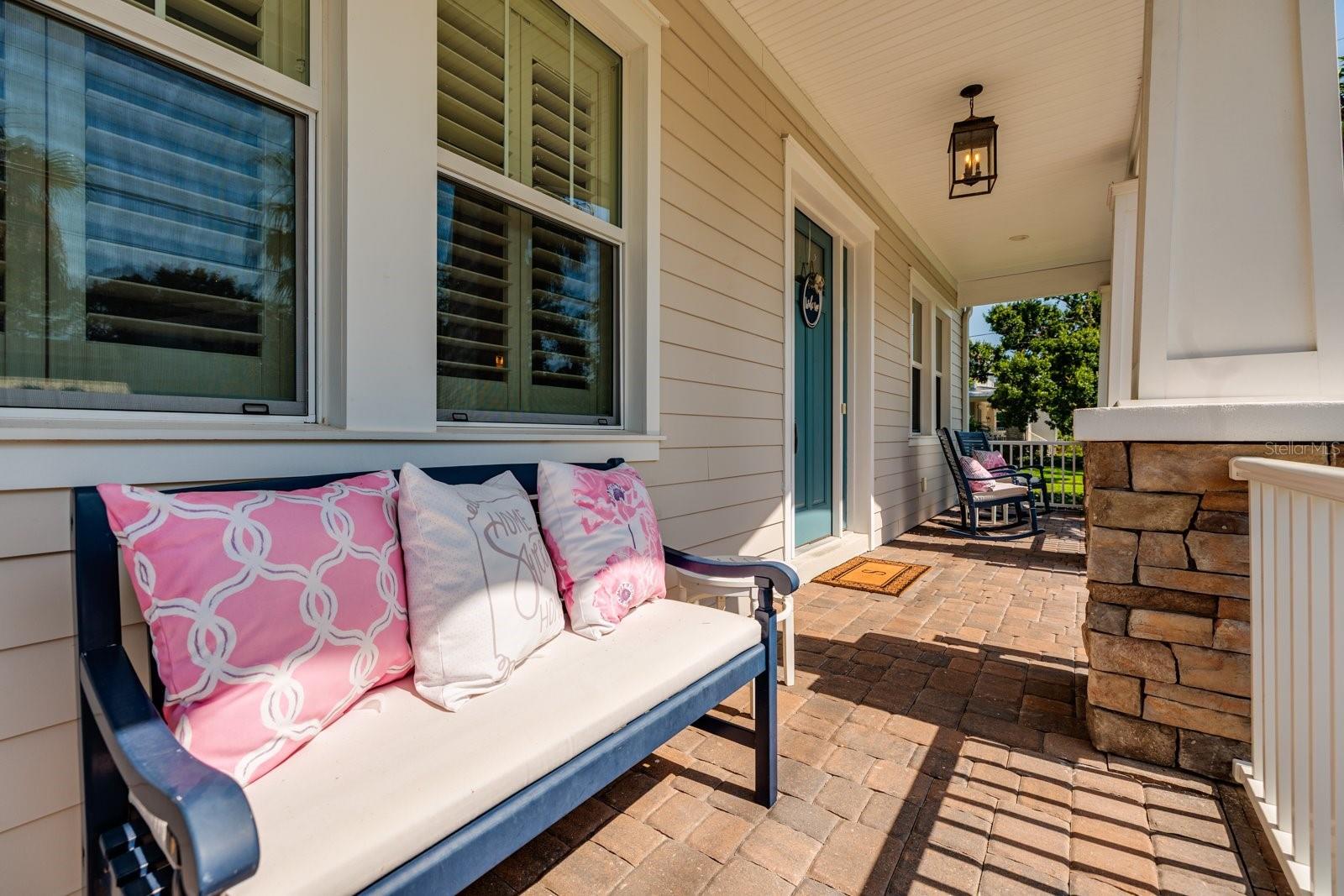 Image 2 of 81 For 852 Cordova Boulevard Ne