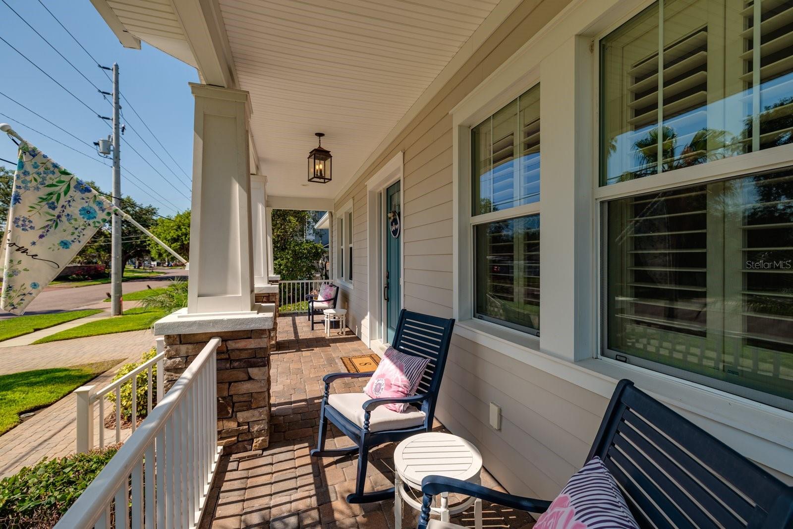 Image 3 of 81 For 852 Cordova Boulevard Ne