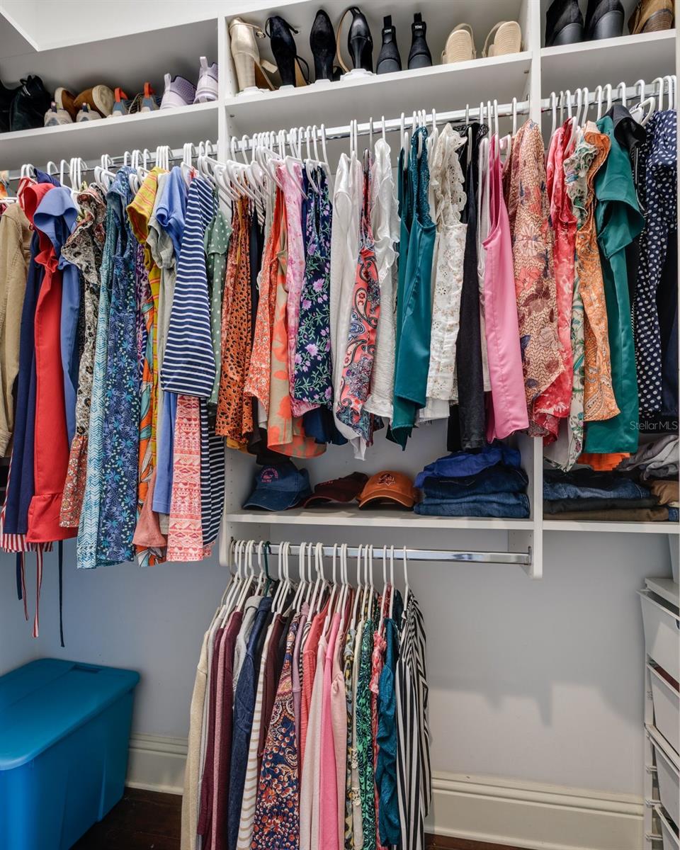 Image 30 of 81 For 852 Cordova Boulevard Ne