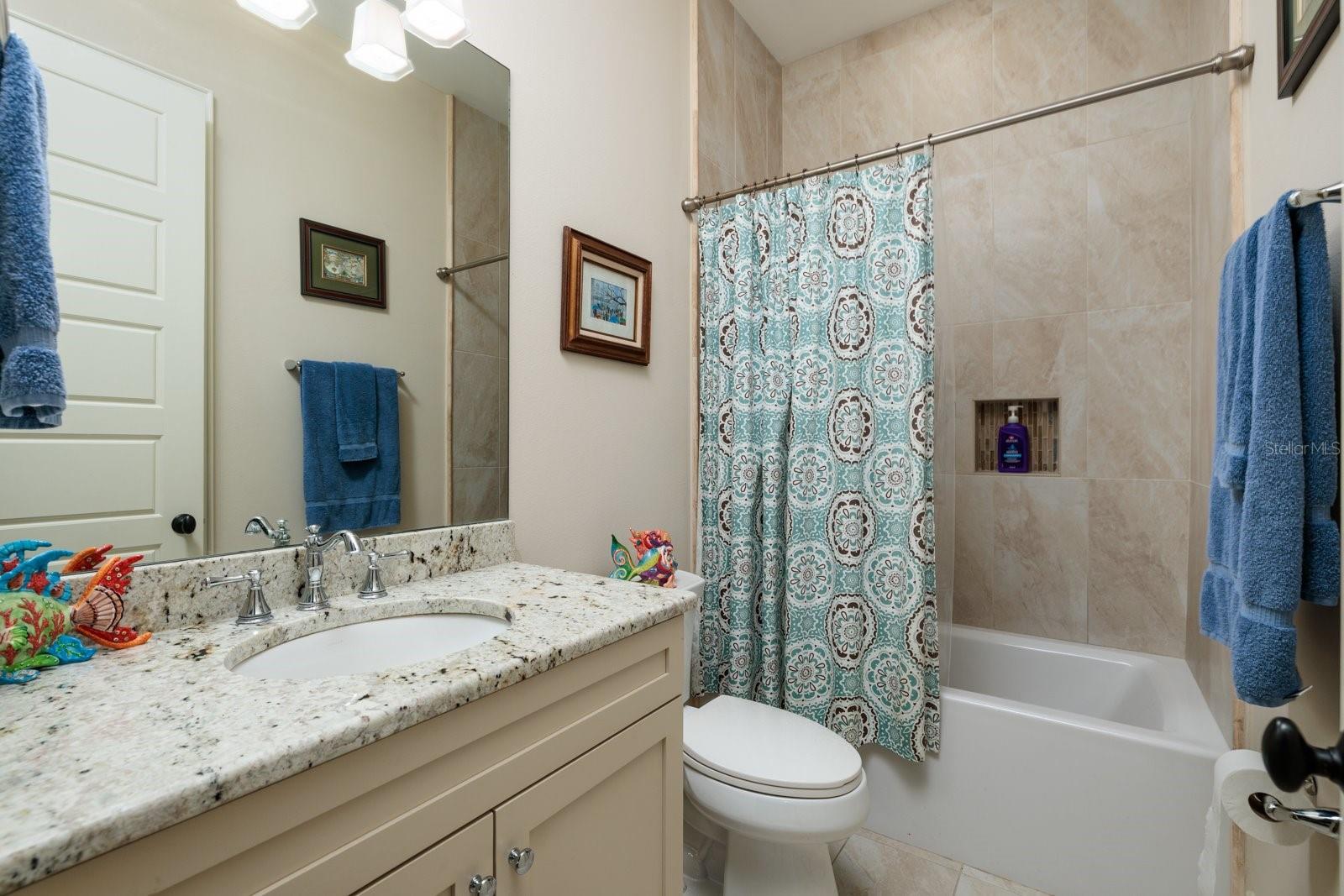 Image 33 of 81 For 852 Cordova Boulevard Ne