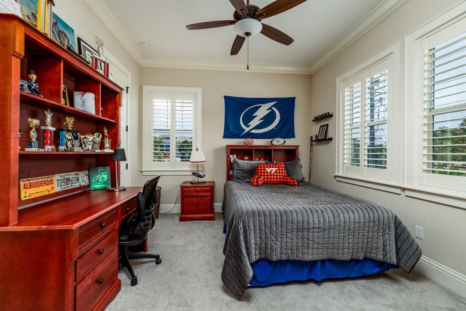 Image 34 of 81 For 852 Cordova Boulevard Ne