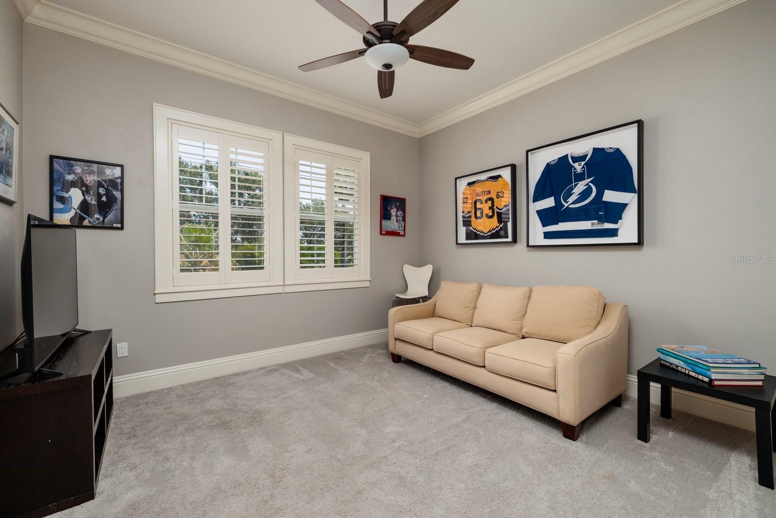 Image 38 of 81 For 852 Cordova Boulevard Ne