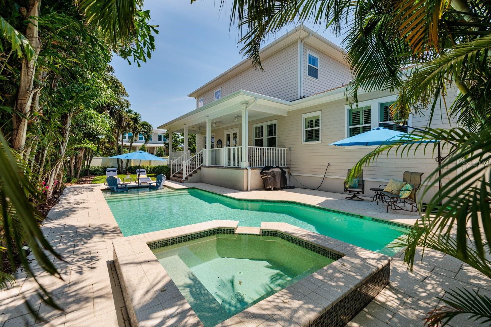 Image 41 of 81 For 852 Cordova Boulevard Ne