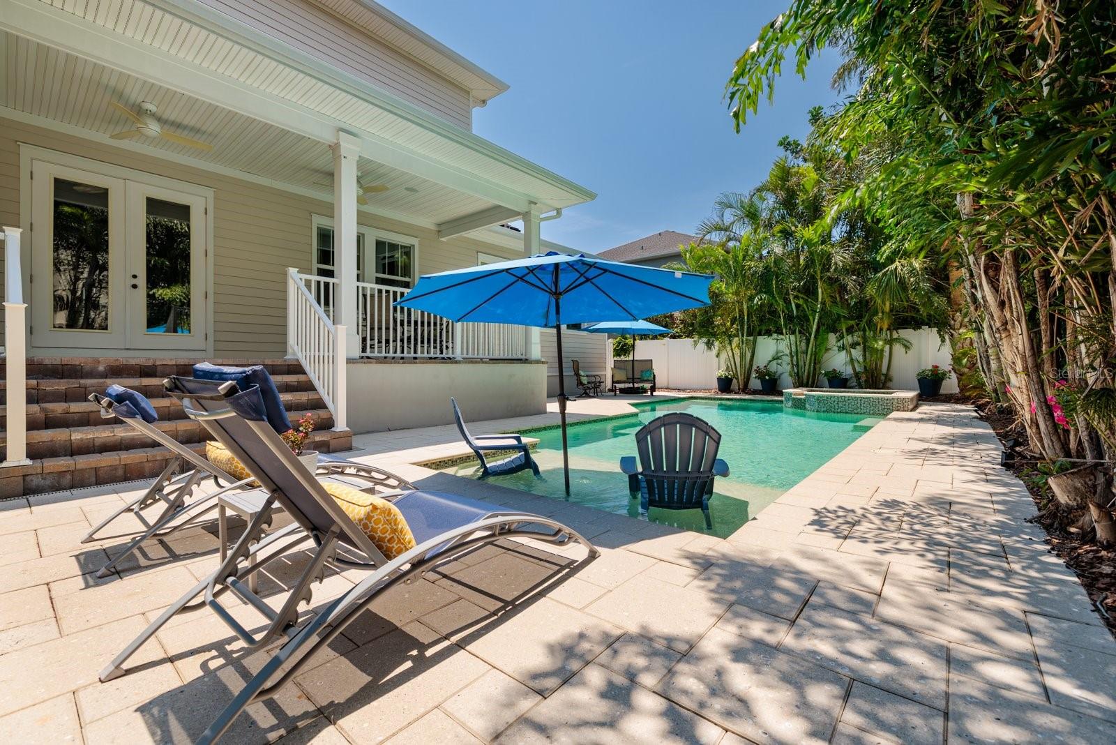 Image 43 of 81 For 852 Cordova Boulevard Ne