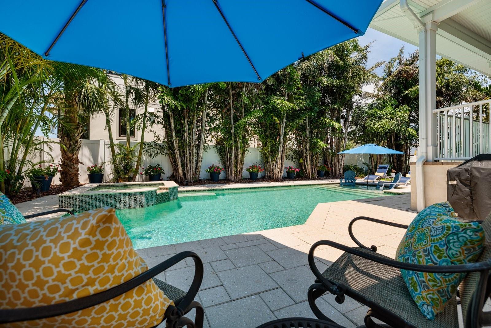 Image 45 of 81 For 852 Cordova Boulevard Ne