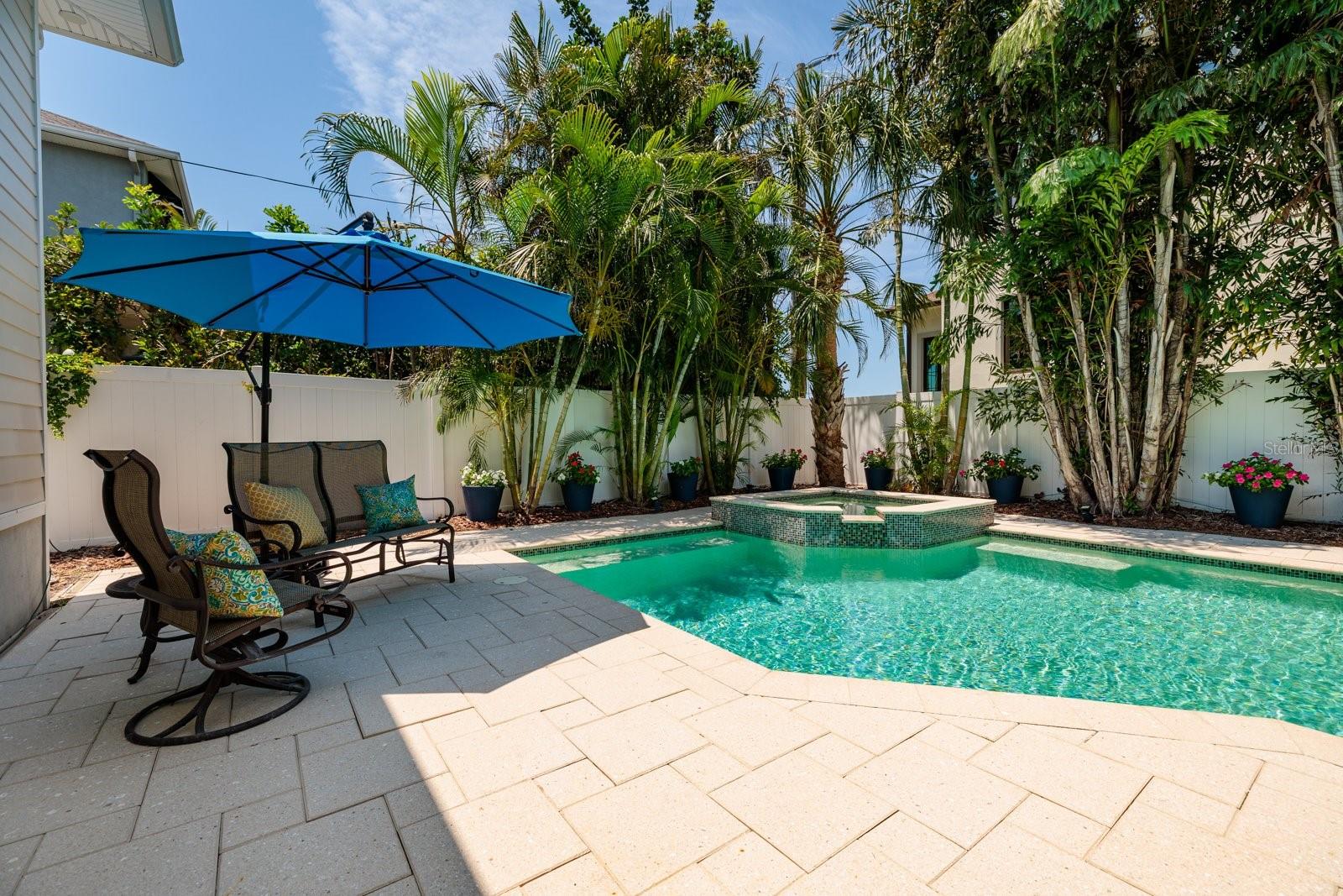 Image 46 of 81 For 852 Cordova Boulevard Ne