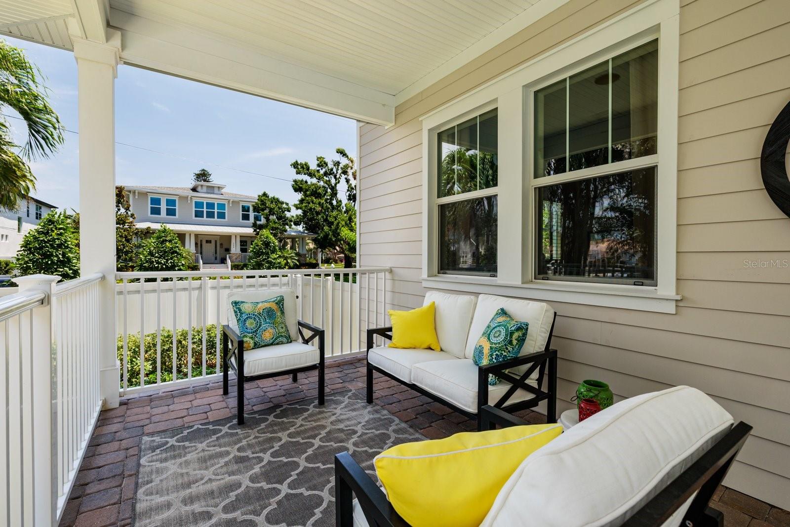 Image 47 of 81 For 852 Cordova Boulevard Ne