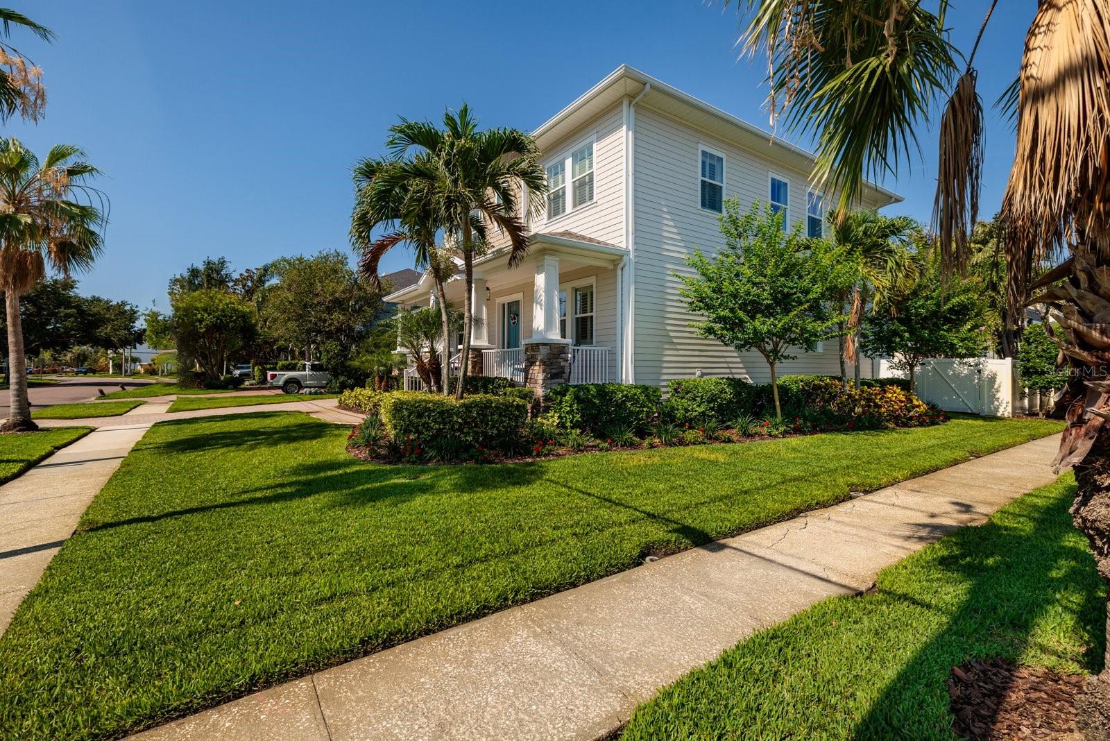 Image 62 of 81 For 852 Cordova Boulevard Ne