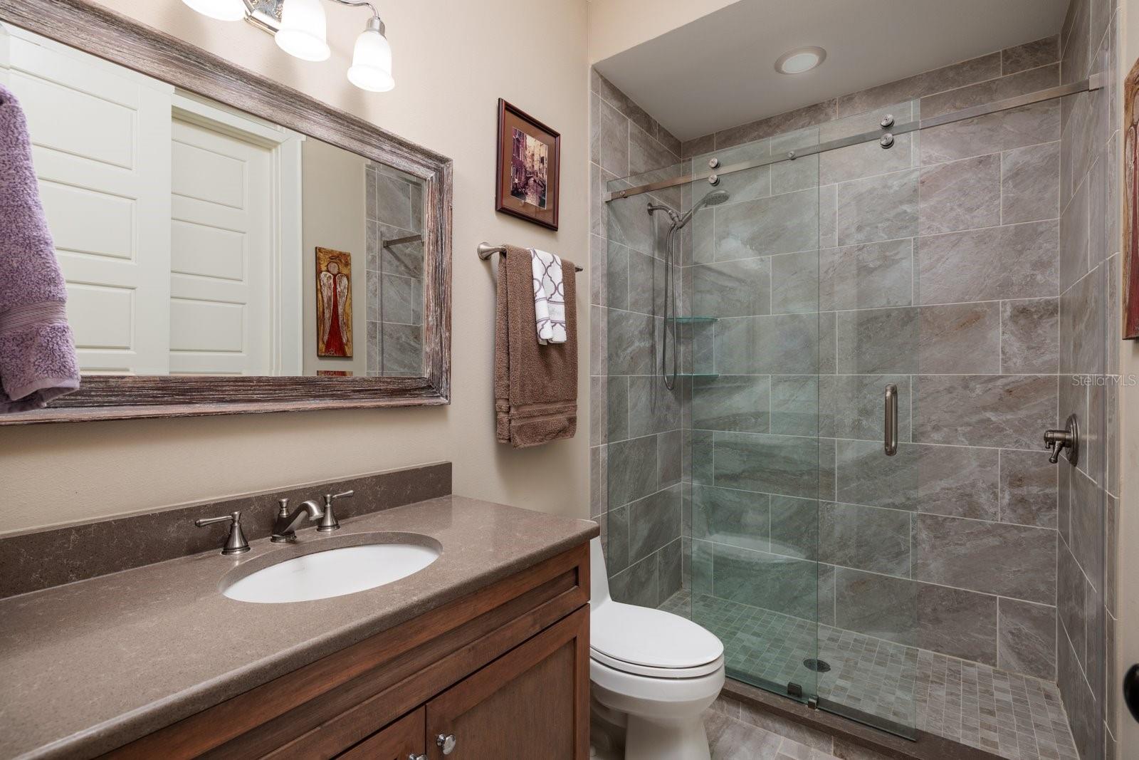 Image 8 of 81 For 852 Cordova Boulevard Ne