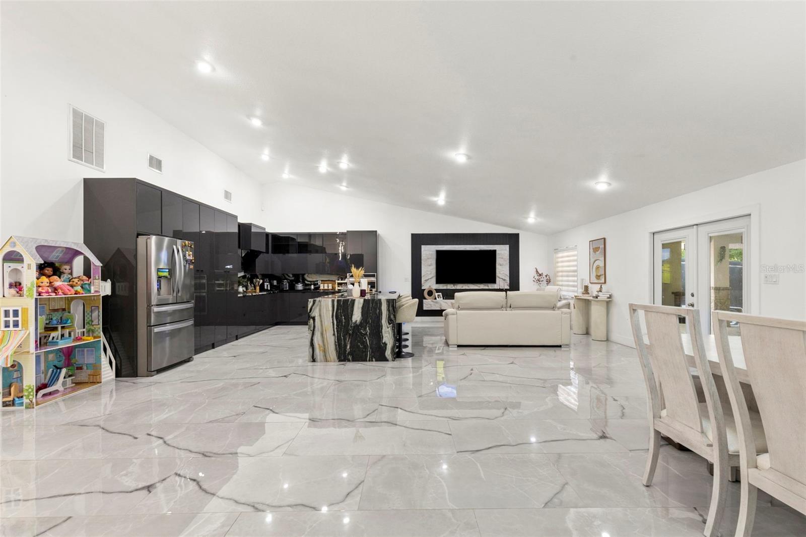 Image 13 of 71 For 8019 Gomez Avenue