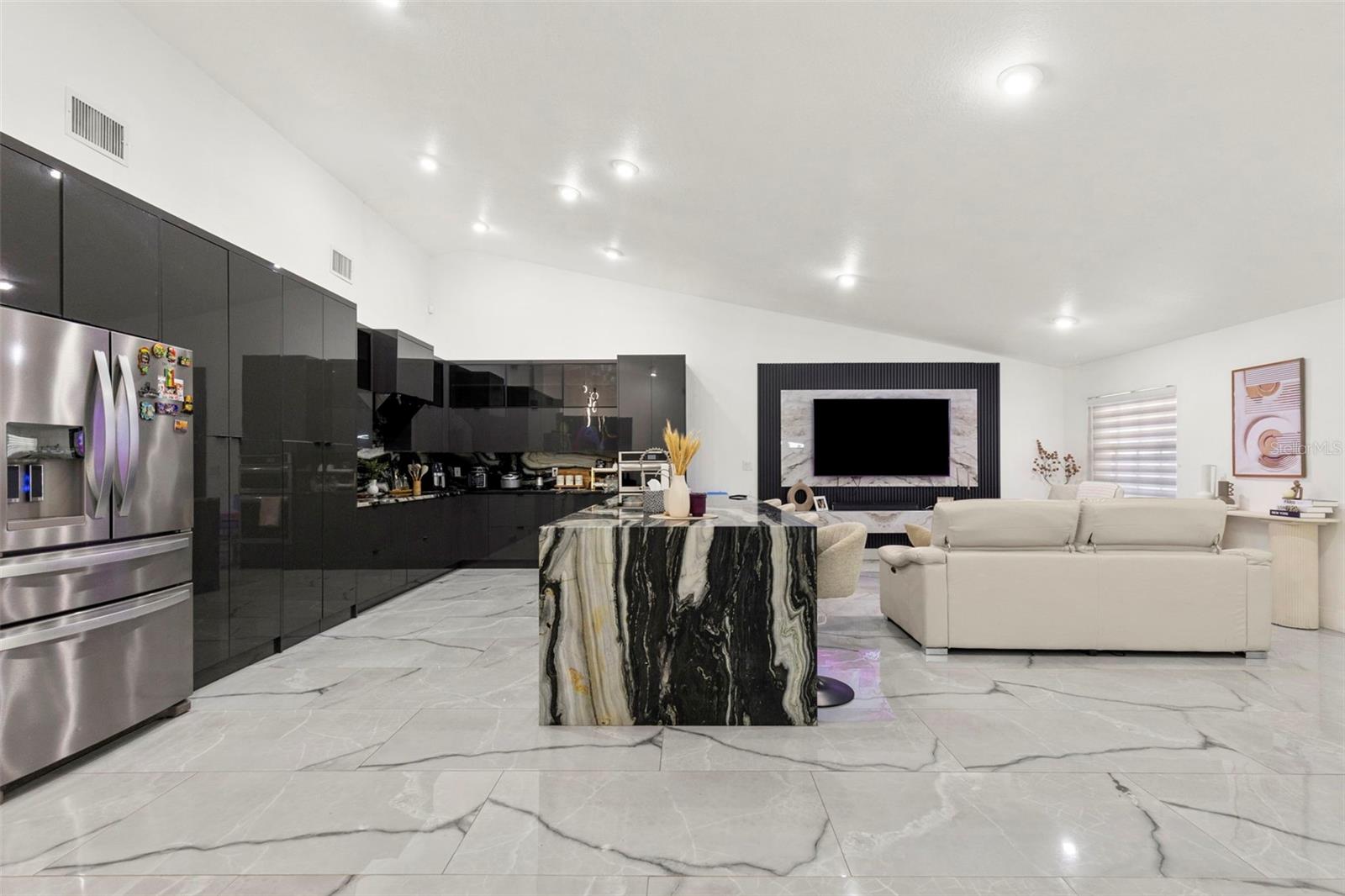 Image 14 of 71 For 8019 Gomez Avenue