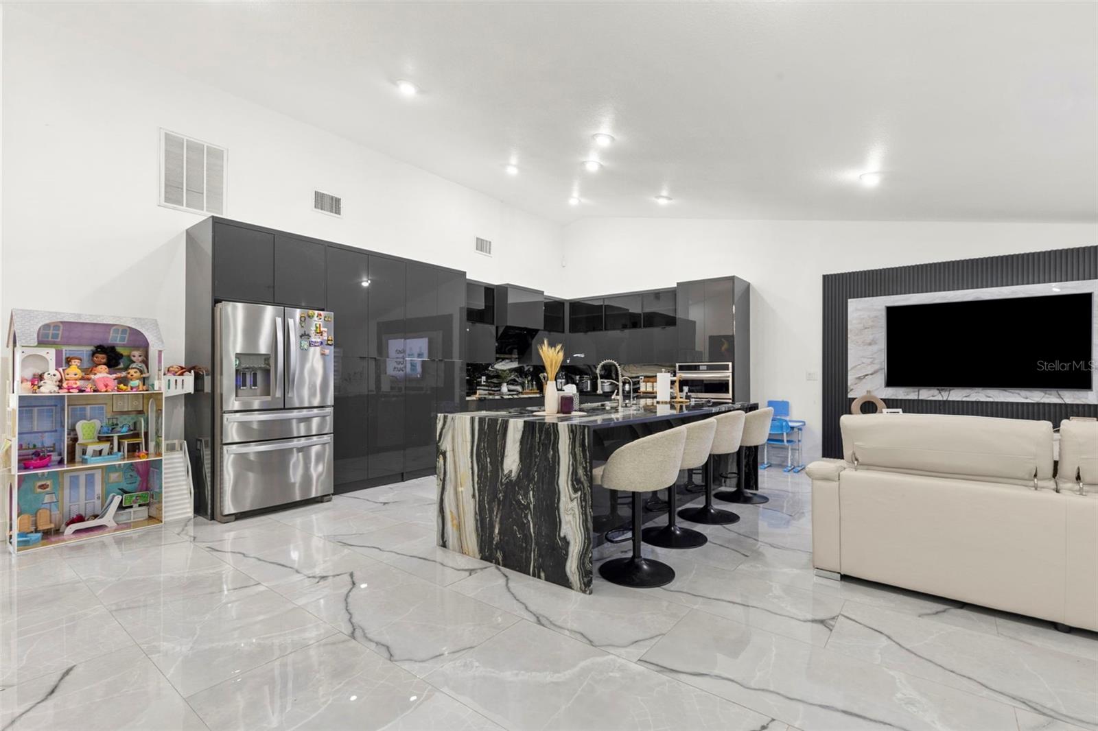 Image 15 of 71 For 8019 Gomez Avenue