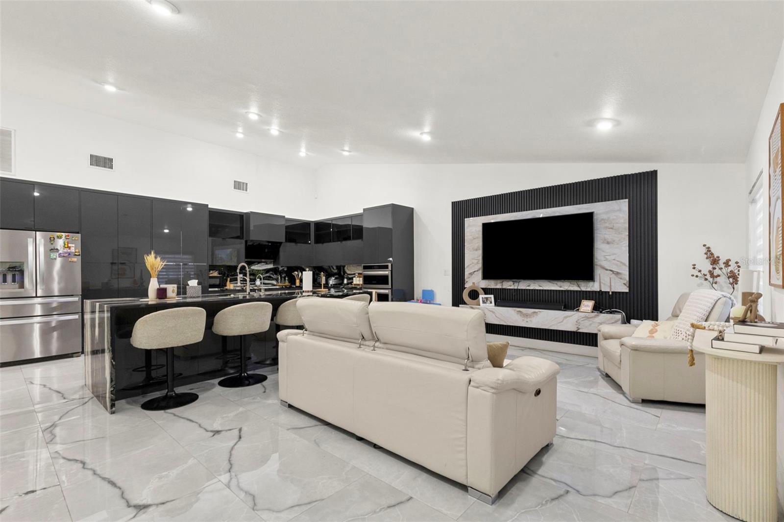 Image 16 of 71 For 8019 Gomez Avenue