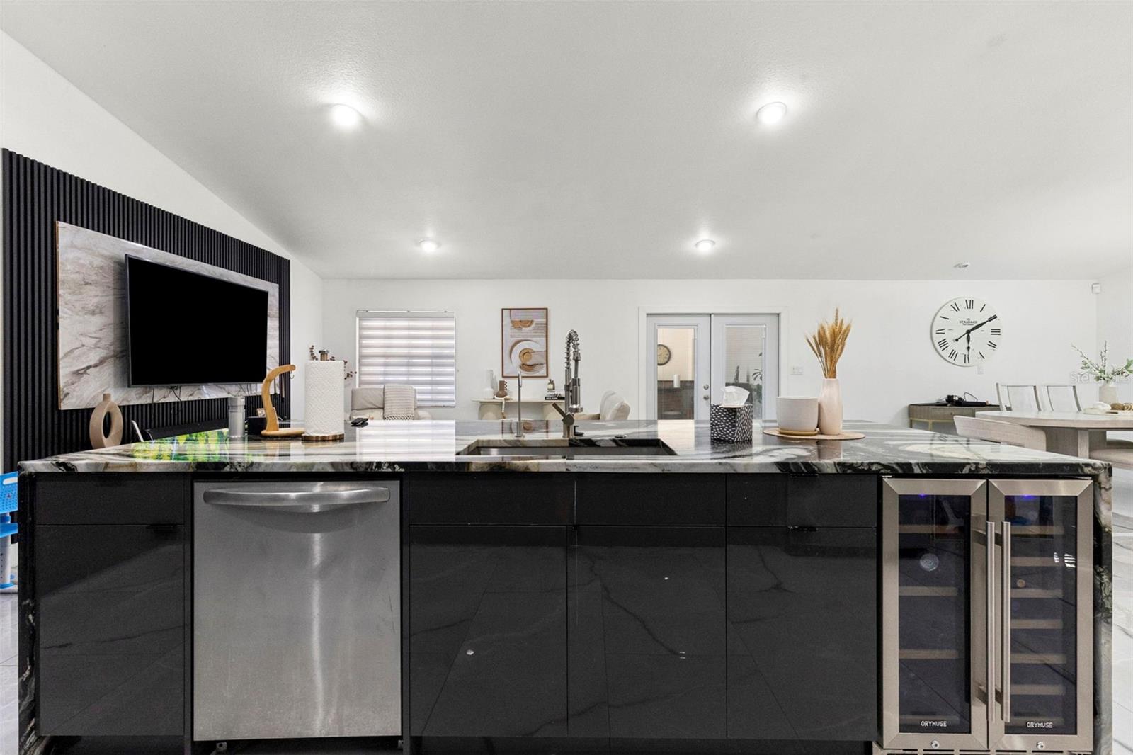 Image 23 of 71 For 8019 Gomez Avenue