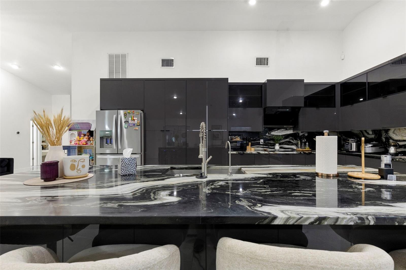 Image 24 of 71 For 8019 Gomez Avenue