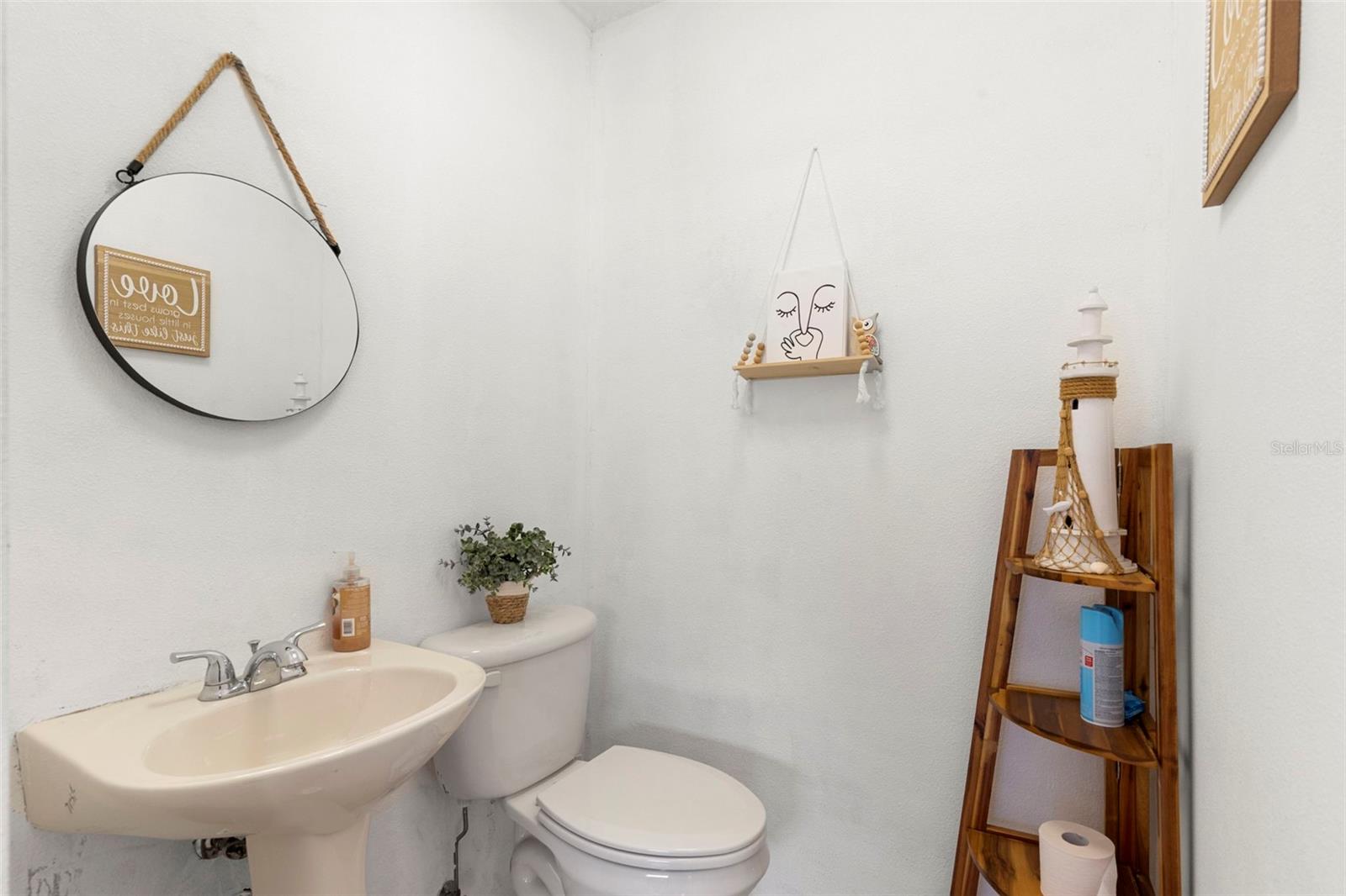 Image 54 of 71 For 8019 Gomez Avenue