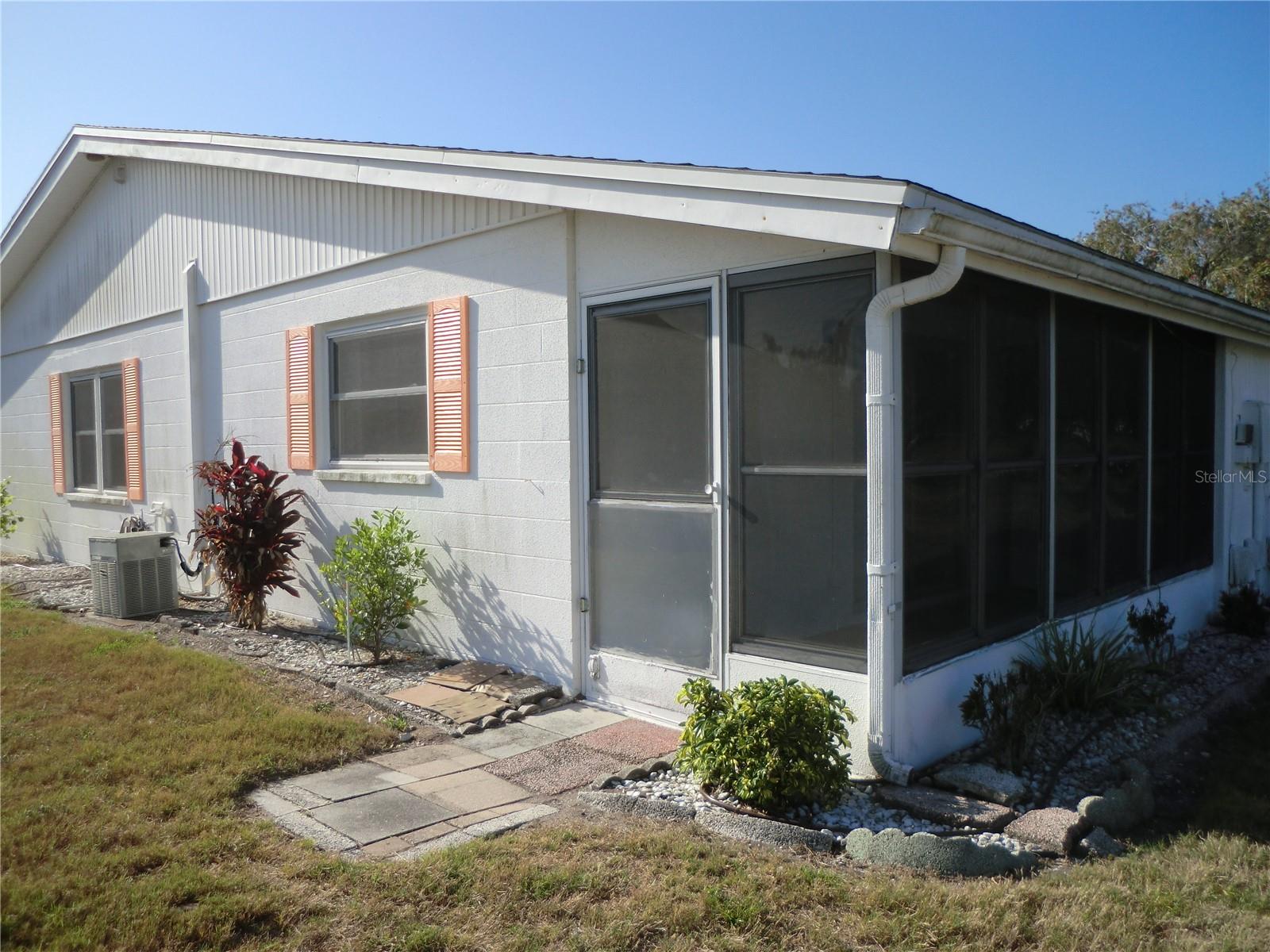 Image 2 of 14 For 1902 Andover Street 203