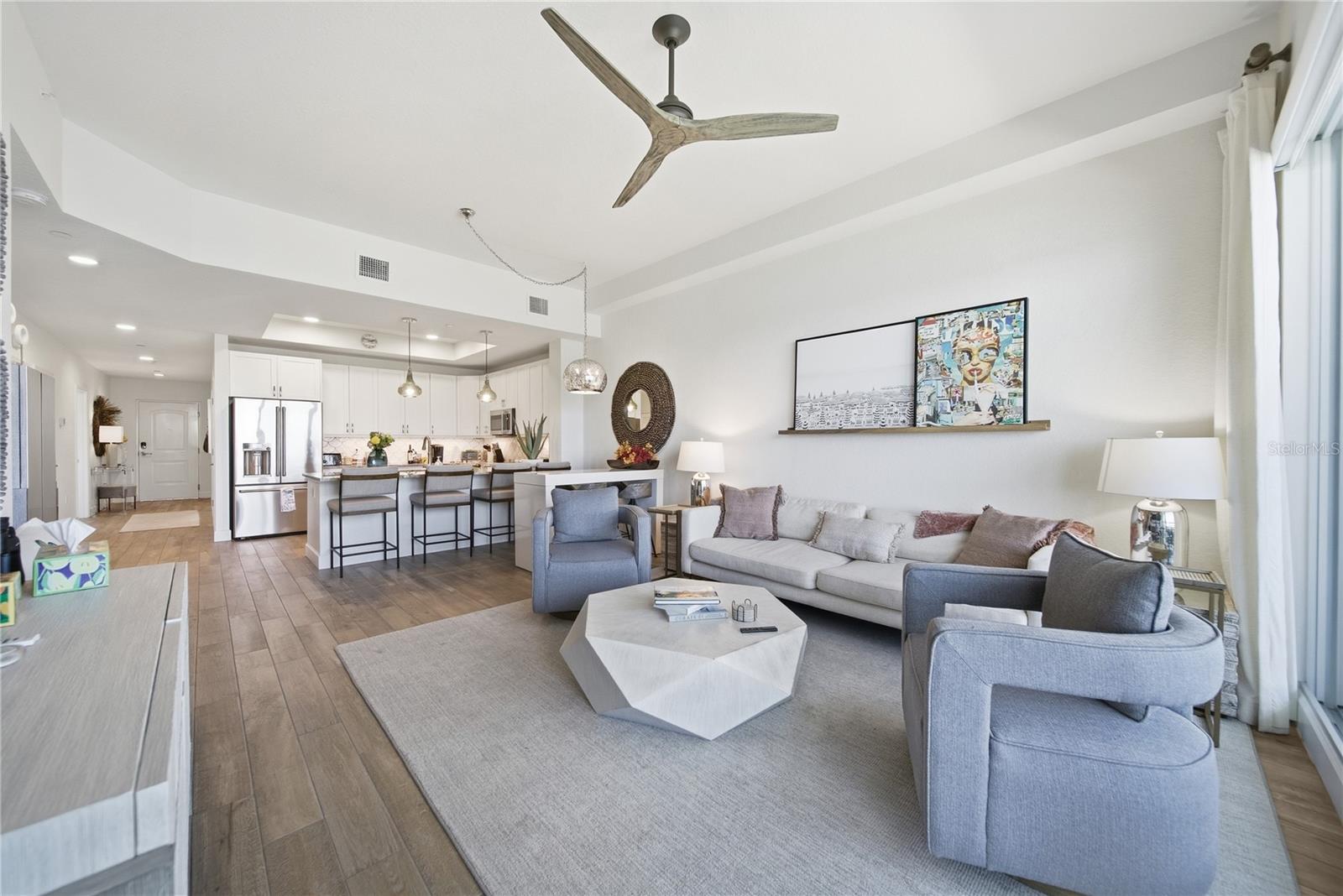 Image 14 of 39 For 20001 Gulf Boulevard 405