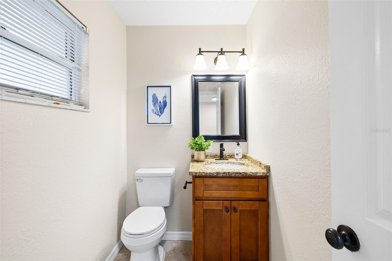 Image 15 of 25 For 7256 Moffatt Lane N