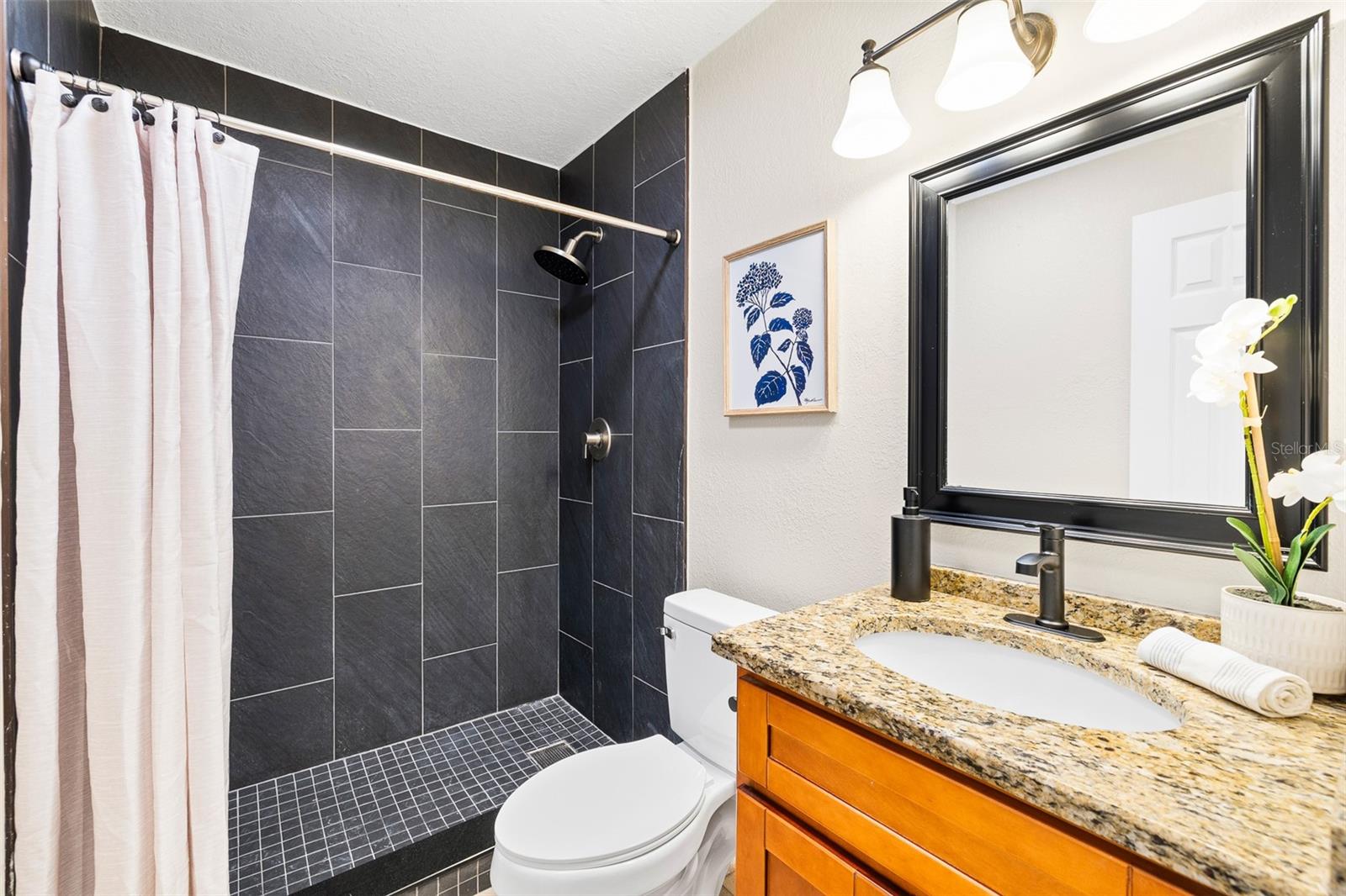 Image 20 of 25 For 7256 Moffatt Lane N