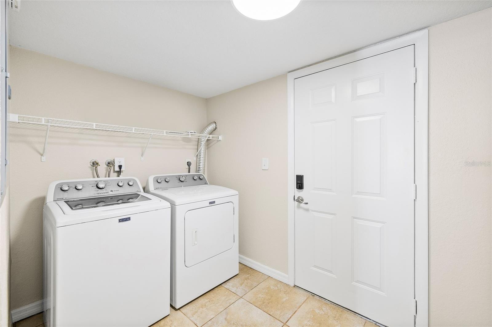 Image 22 of 25 For 7256 Moffatt Lane N