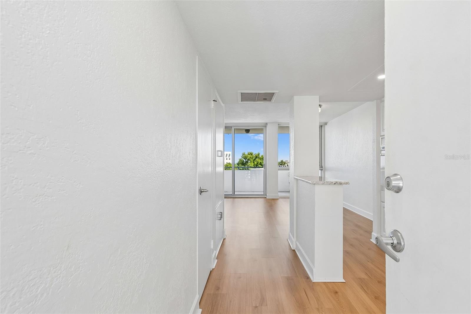 Image 18 of 46 For 470 3rd Street S 517