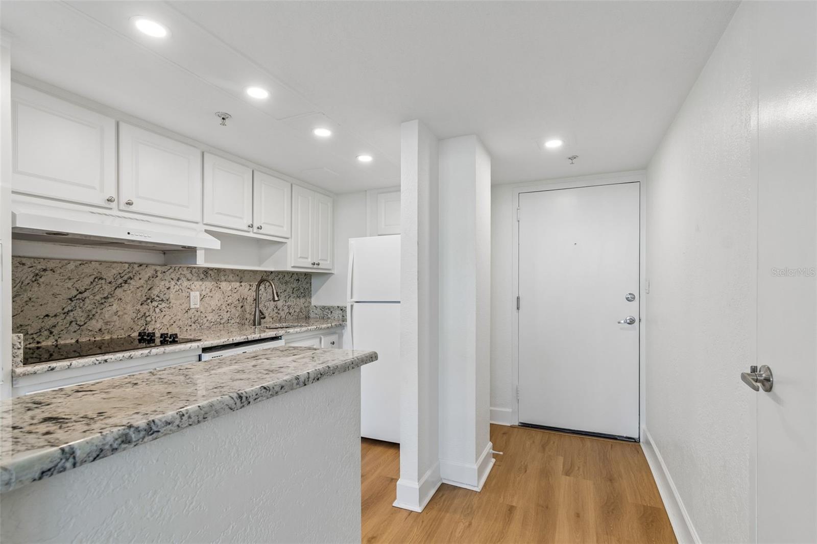 Image 20 of 46 For 470 3rd Street S 517