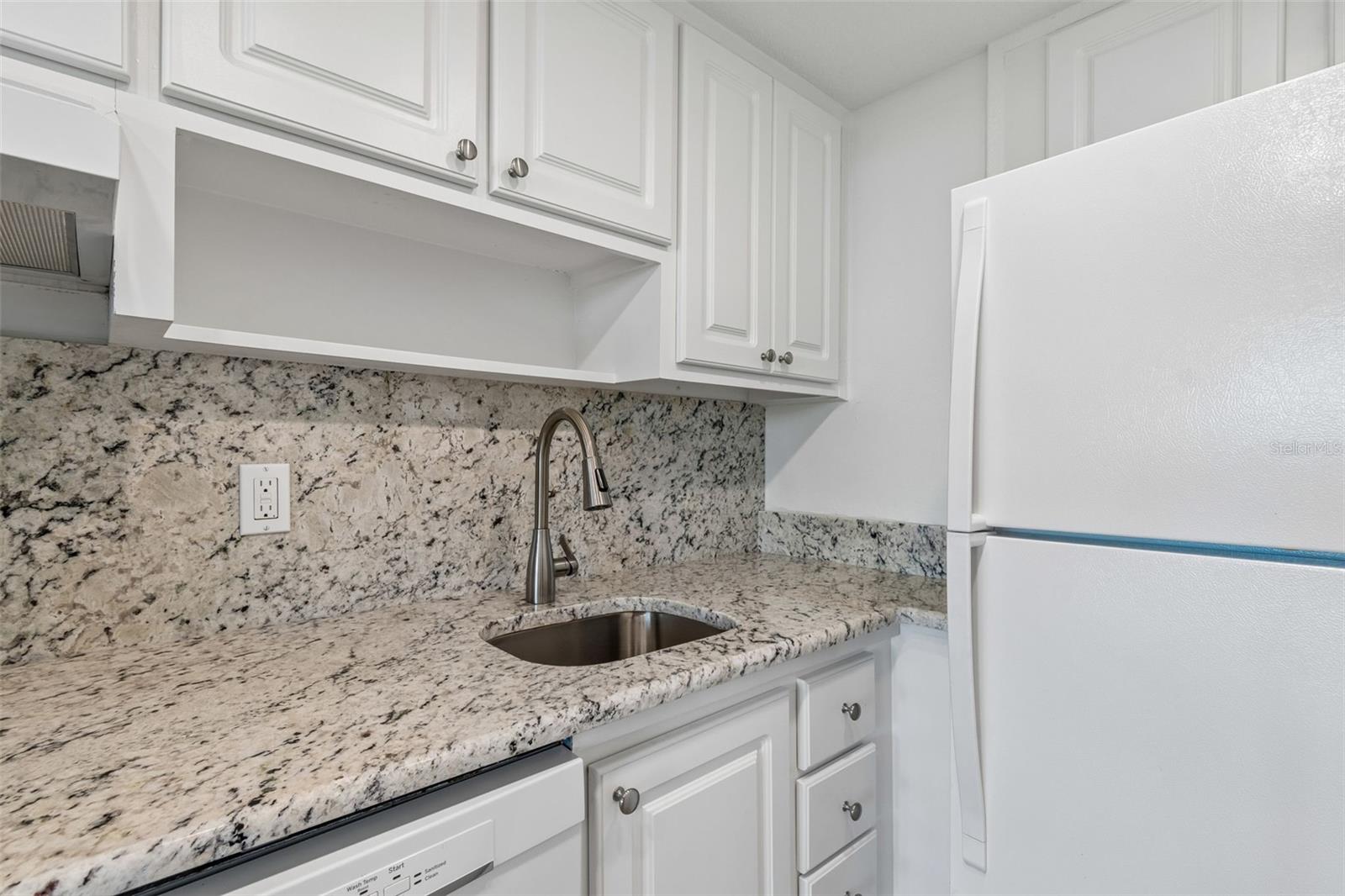 Image 25 of 46 For 470 3rd Street S 517