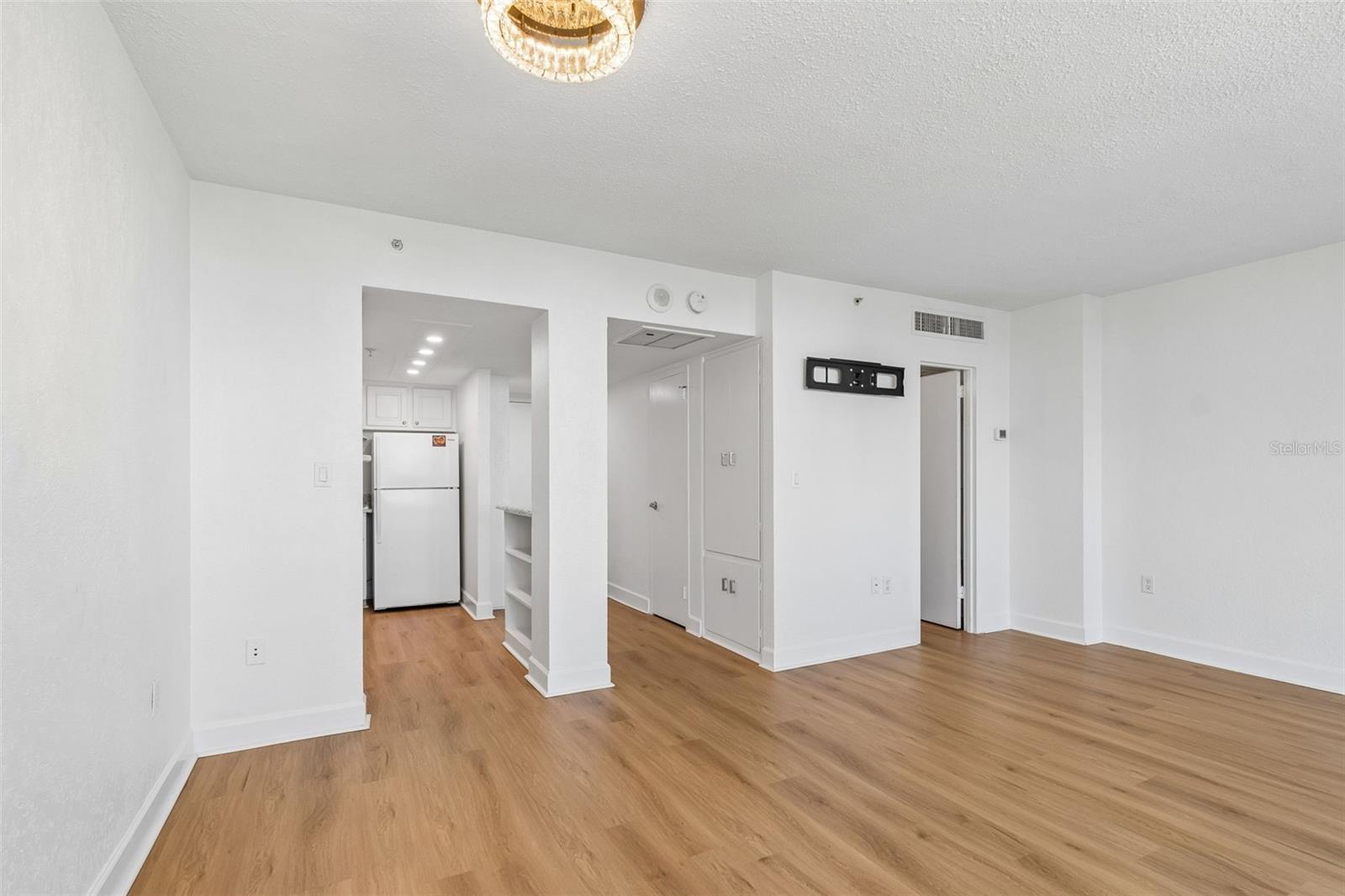 Image 29 of 46 For 470 3rd Street S 517