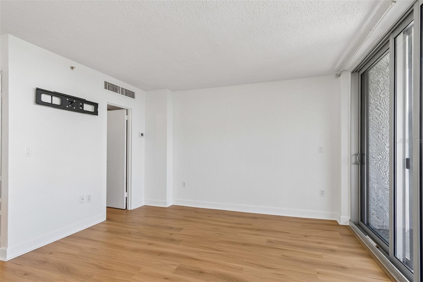 Image 30 of 46 For 470 3rd Street S 517