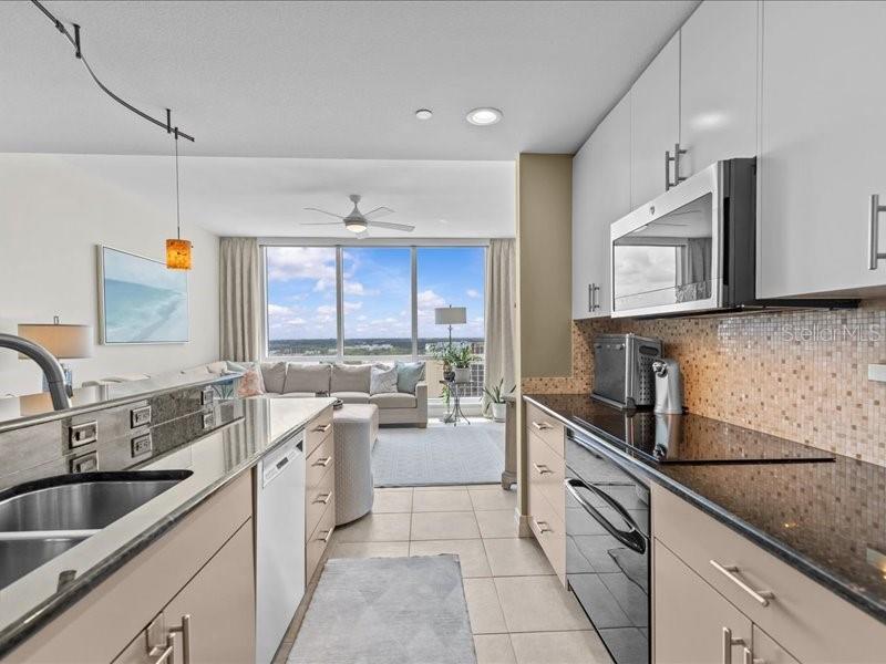 Listing photo id 16 for 331 Cleveland Street 1702