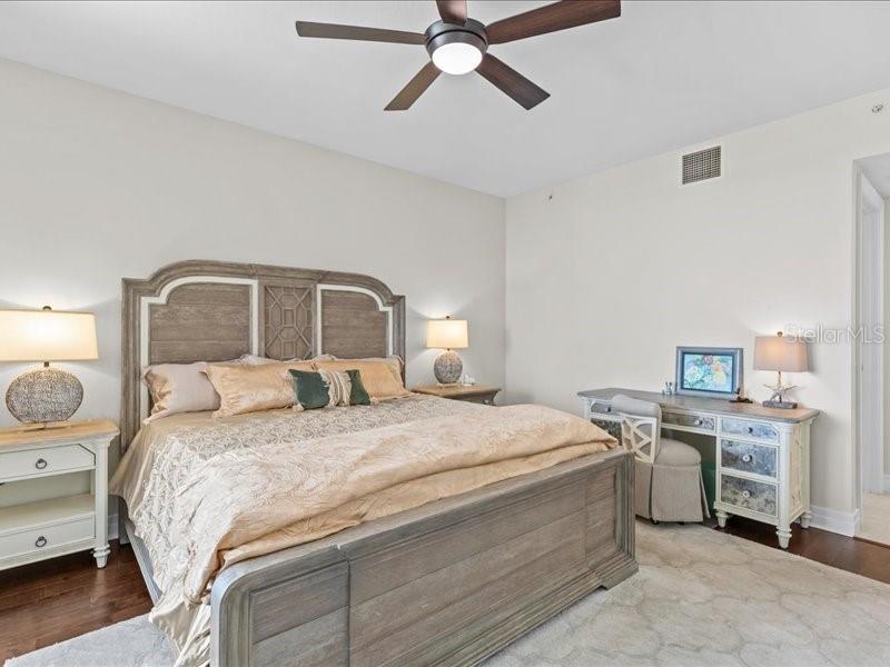 Listing photo id 30 for 331 Cleveland Street 1702