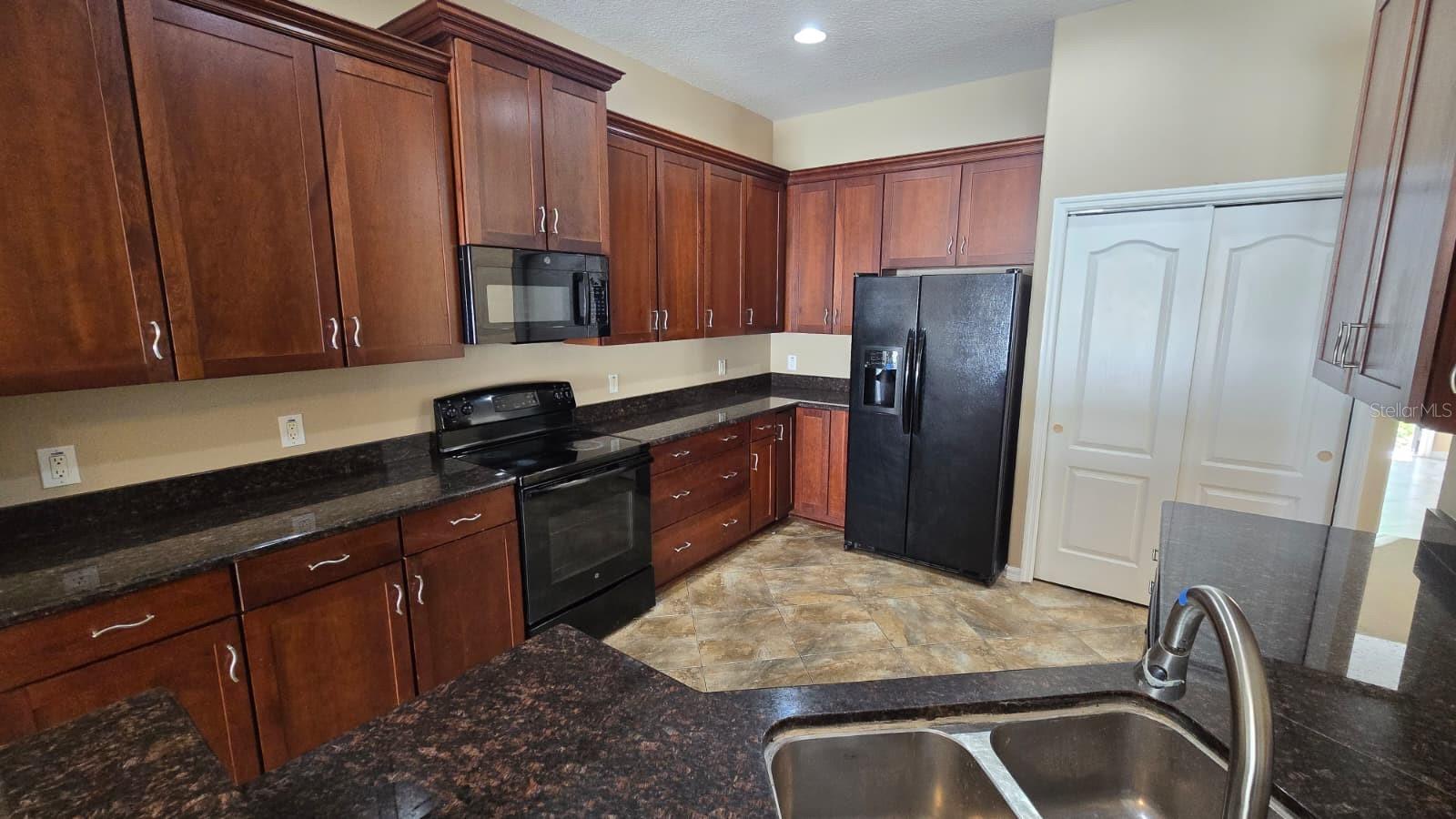 Image 5 of 16 For 20018 Oakflower Avenue