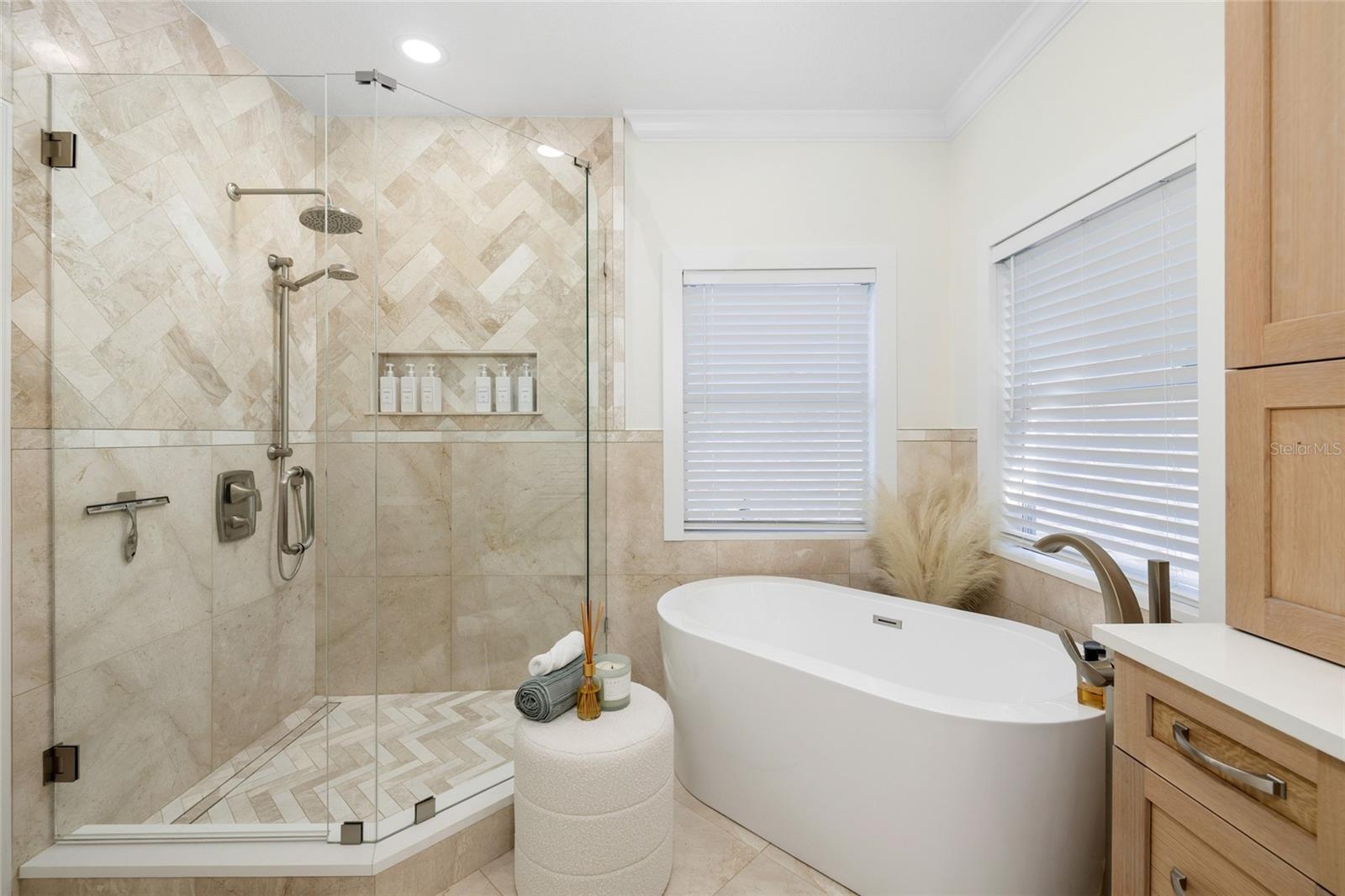 Listing photo id 24 for 9642 Gretna Green Drive