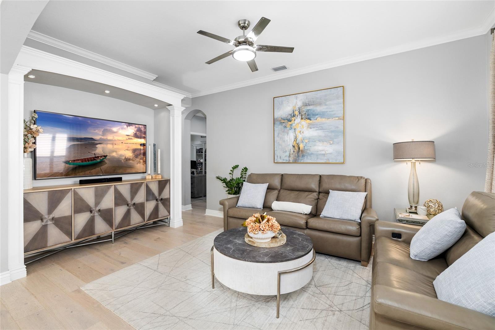 Listing photo id 6 for 9642 Gretna Green Drive