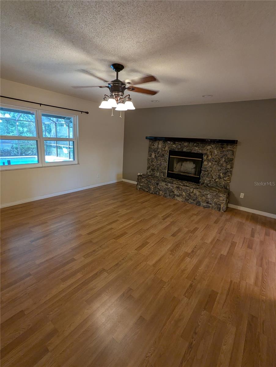 Image 22 of 38 For 37544 Tucker Road