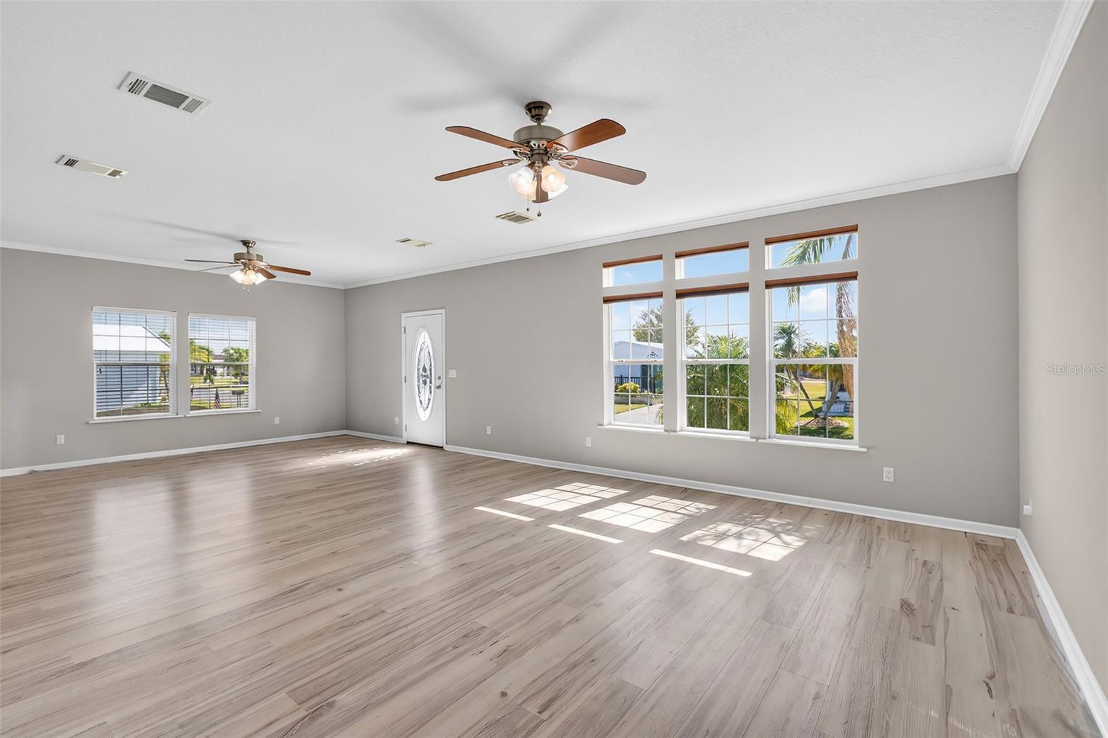 Image 16 of 39 For 530 San Clemente Circle
