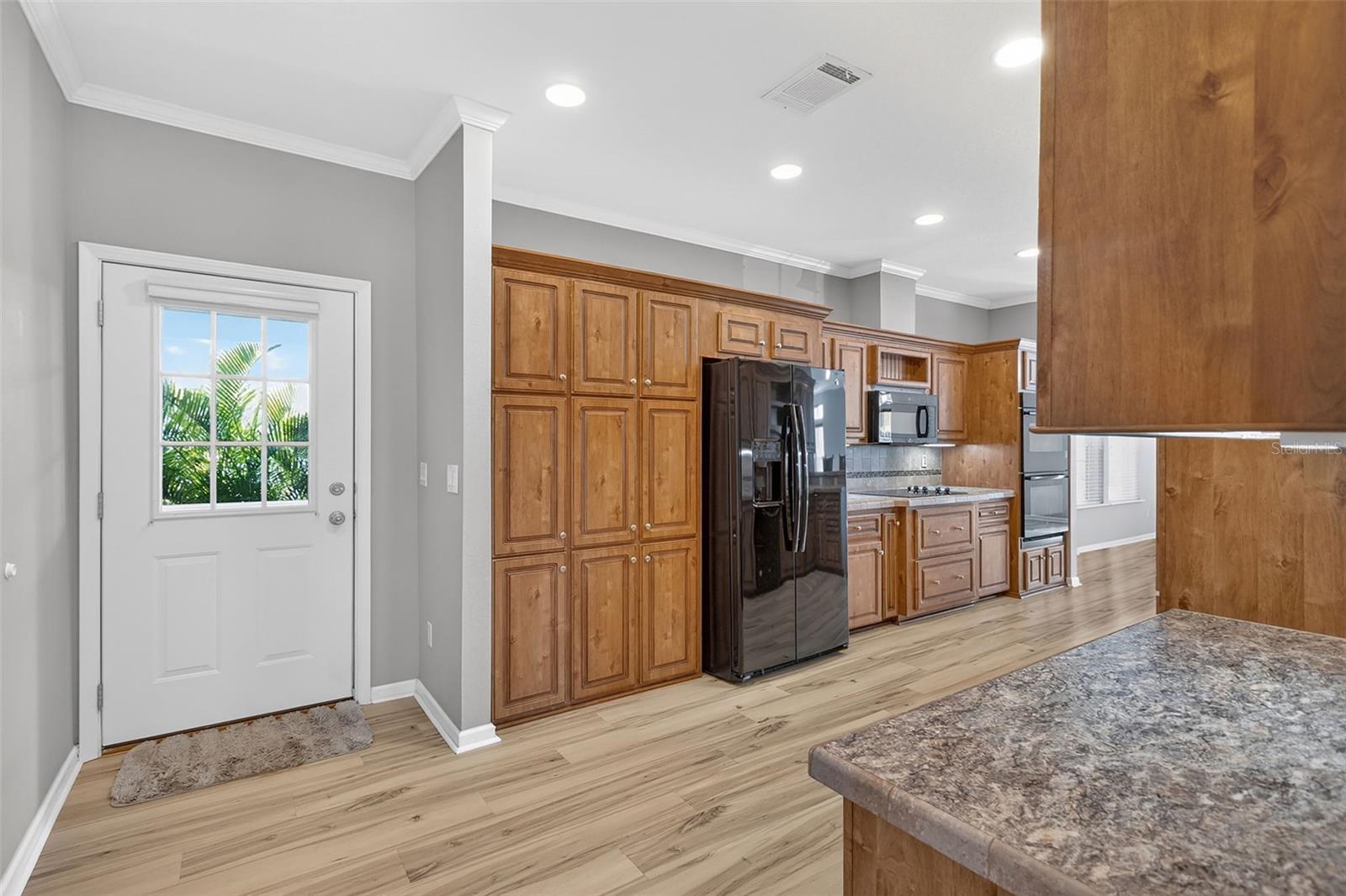 Image 6 of 39 For 530 San Clemente Circle