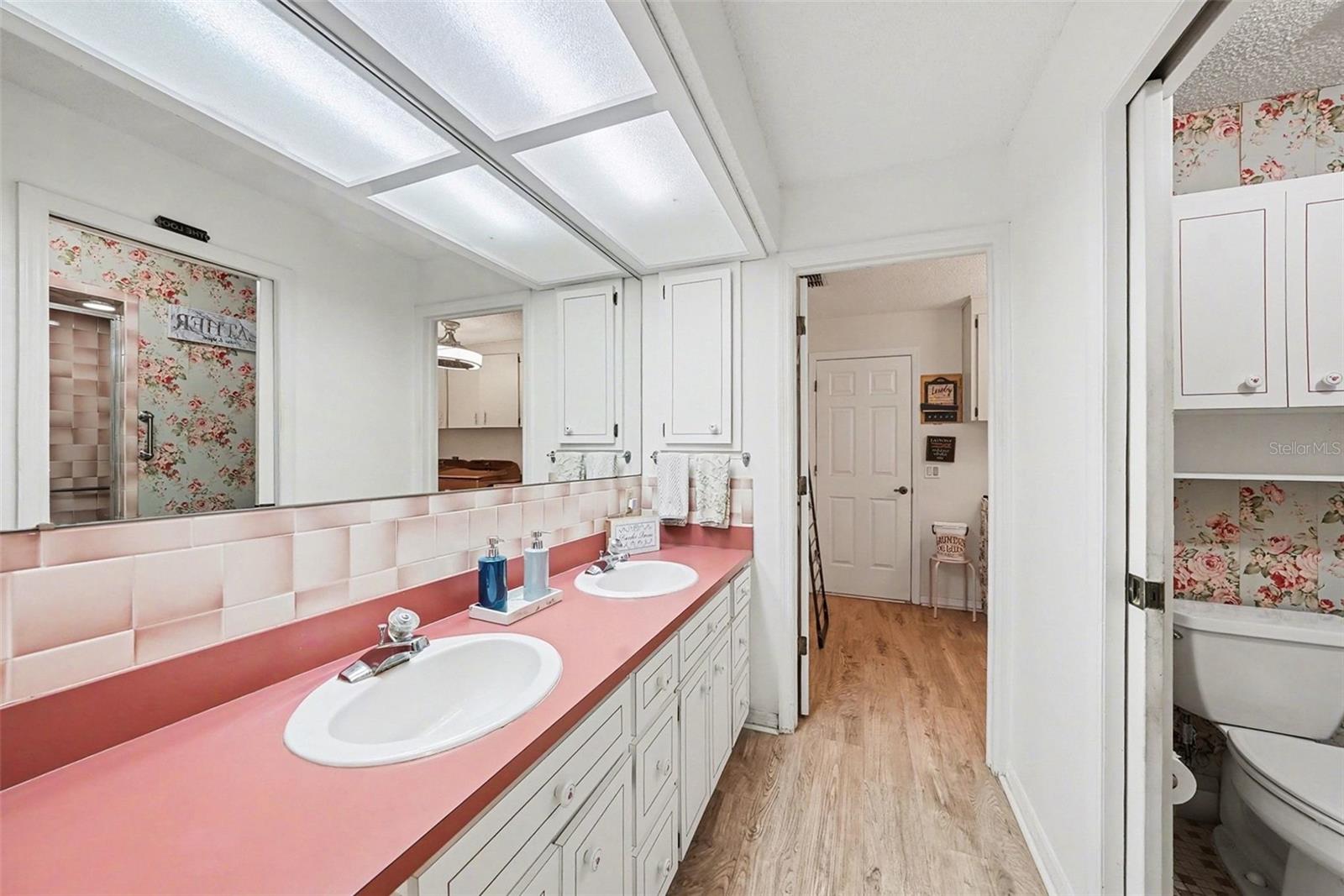 Image 11 of 22 For 8251 Earlshire Lane