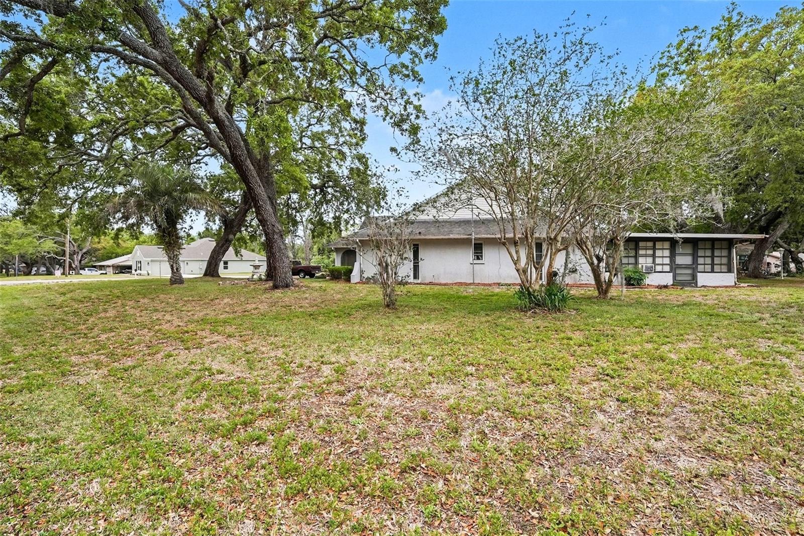 Image 18 of 22 For 8251 Earlshire Lane