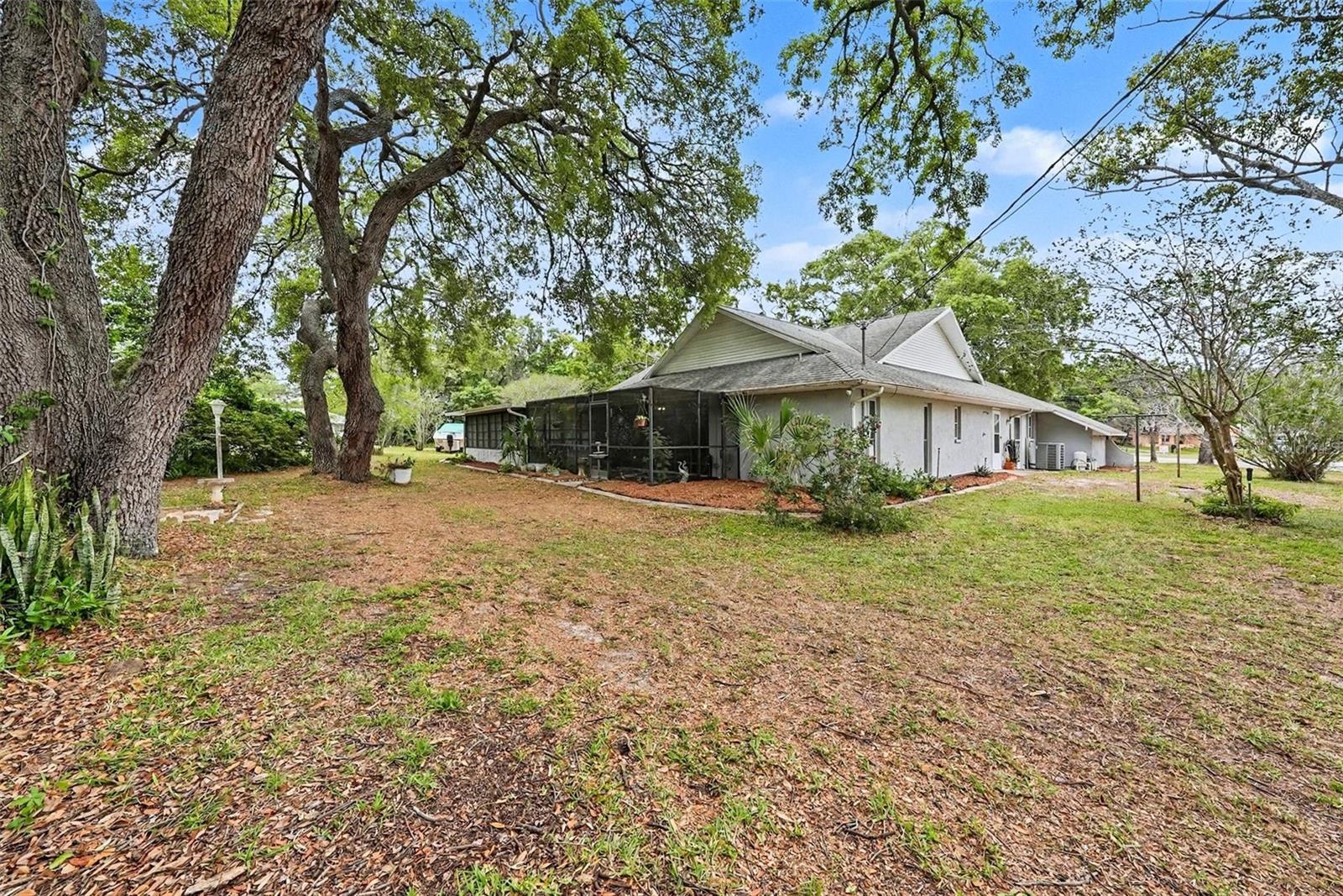 Image 20 of 22 For 8251 Earlshire Lane