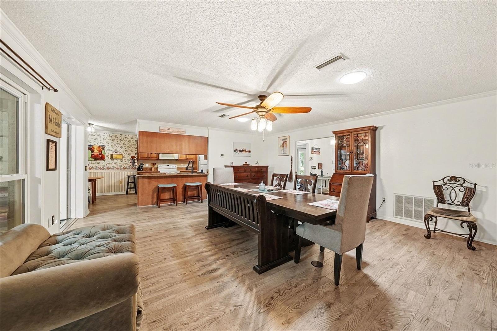 Image 3 of 22 For 8251 Earlshire Lane