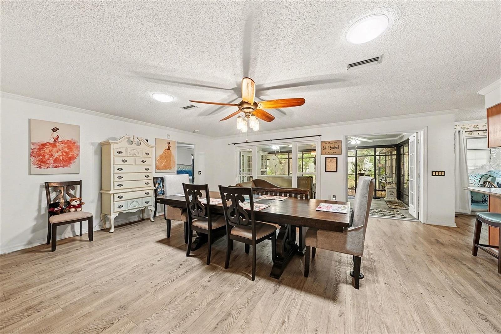 Image 5 of 22 For 8251 Earlshire Lane