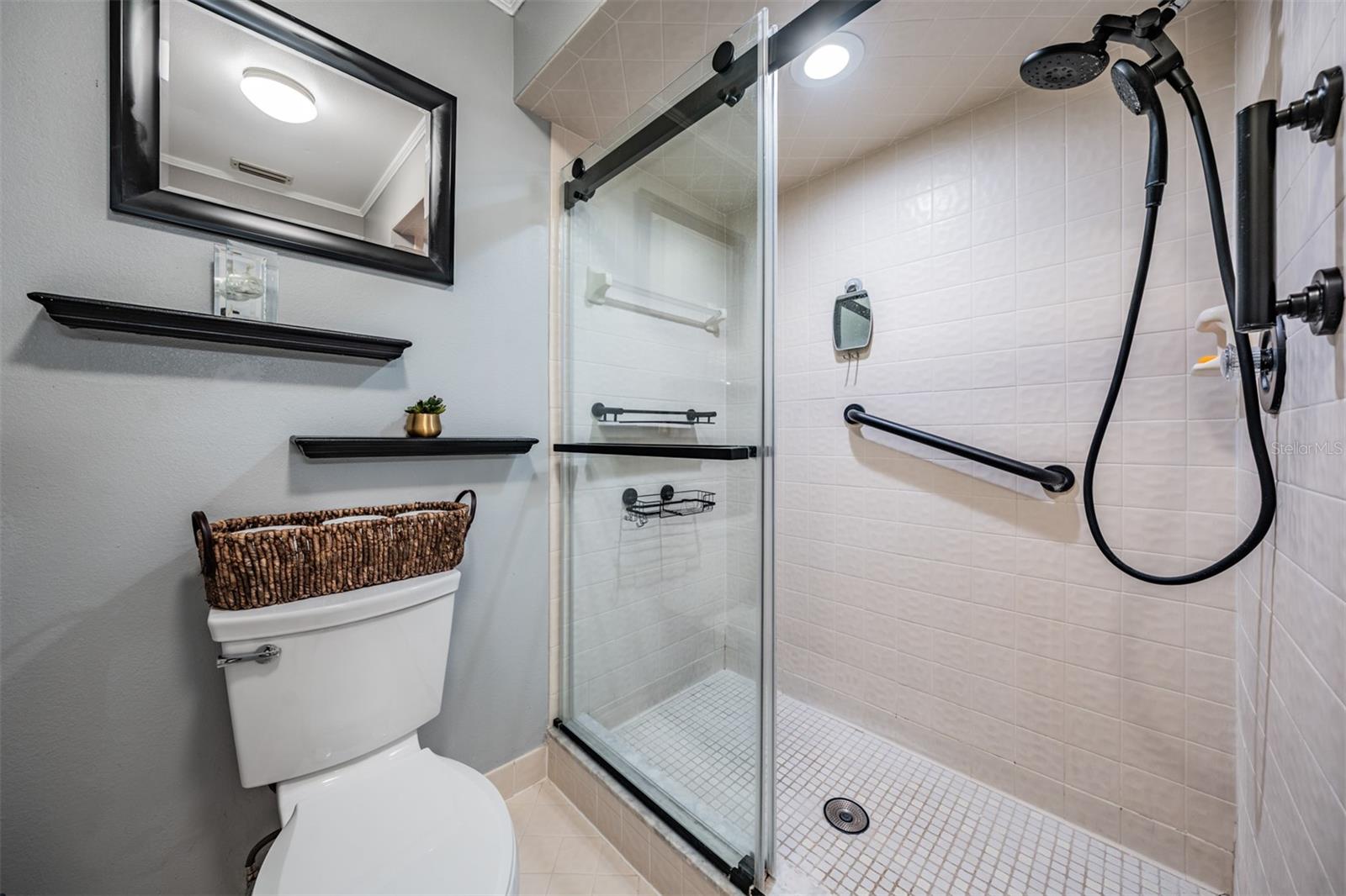 Image 23 of 45 For 1801 Lake Road 6j