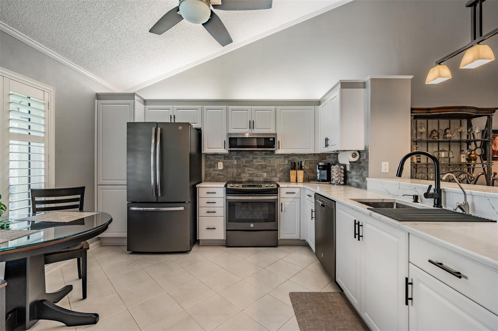 Image 4 of 45 For 1801 Lake Road 6j