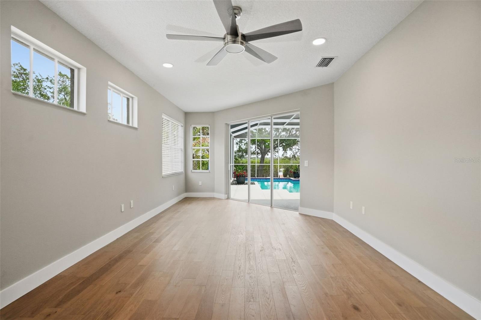 Image 30 of 93 For 1725 River Watch Boulevard
