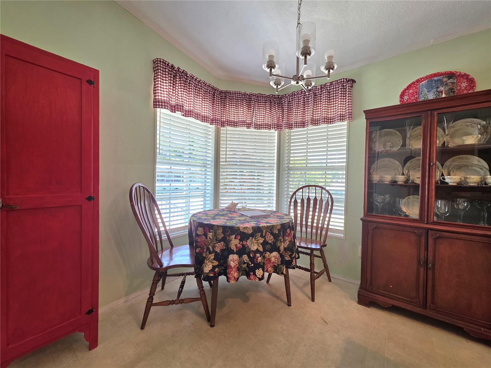 Image 10 of 64 For 37251 Lois Avenue