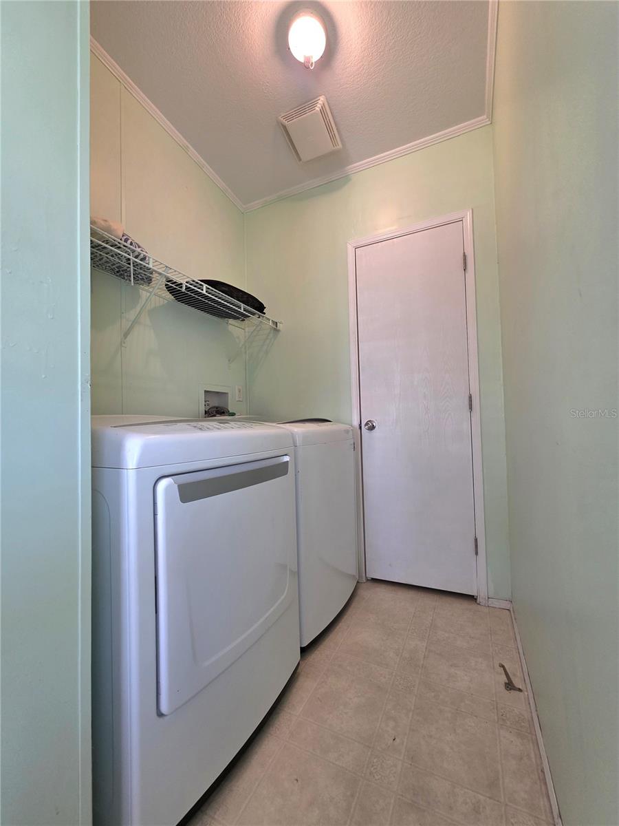 Image 11 of 64 For 37251 Lois Avenue