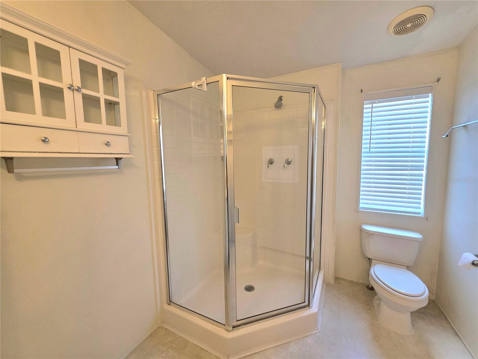 Image 22 of 64 For 37251 Lois Avenue