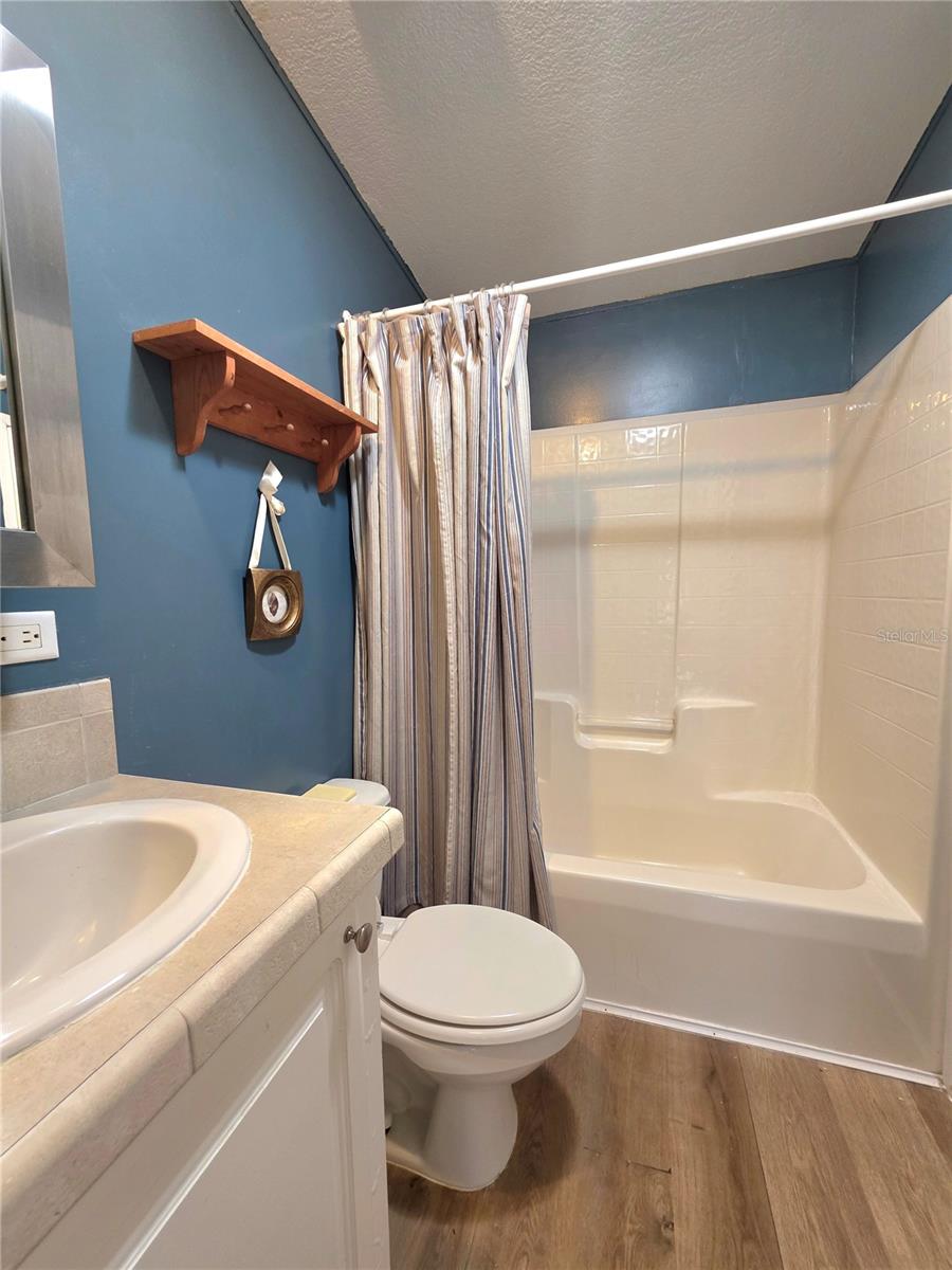 Image 26 of 64 For 37251 Lois Avenue